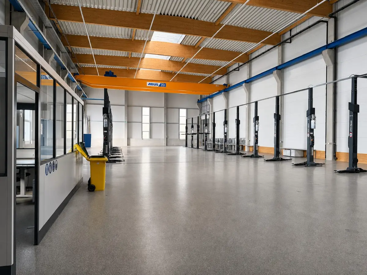 Denkendorf: workshop interior.