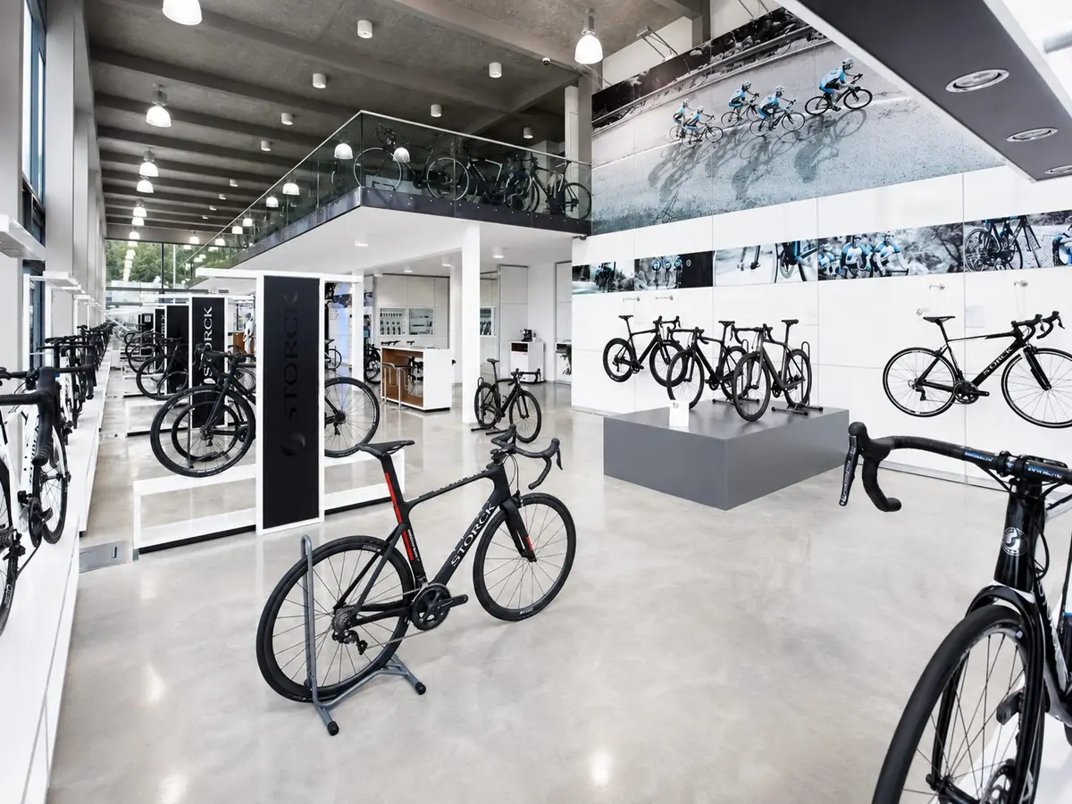 Idstein: showroom interior of a light-industrial and showroom asset, Idstein, Germany.