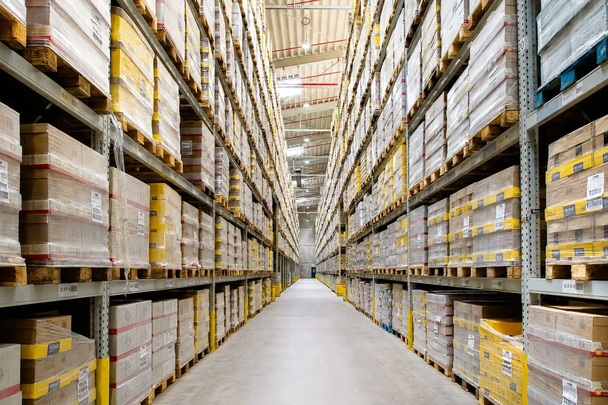 Mannheim: high-bay warehouse interior.
