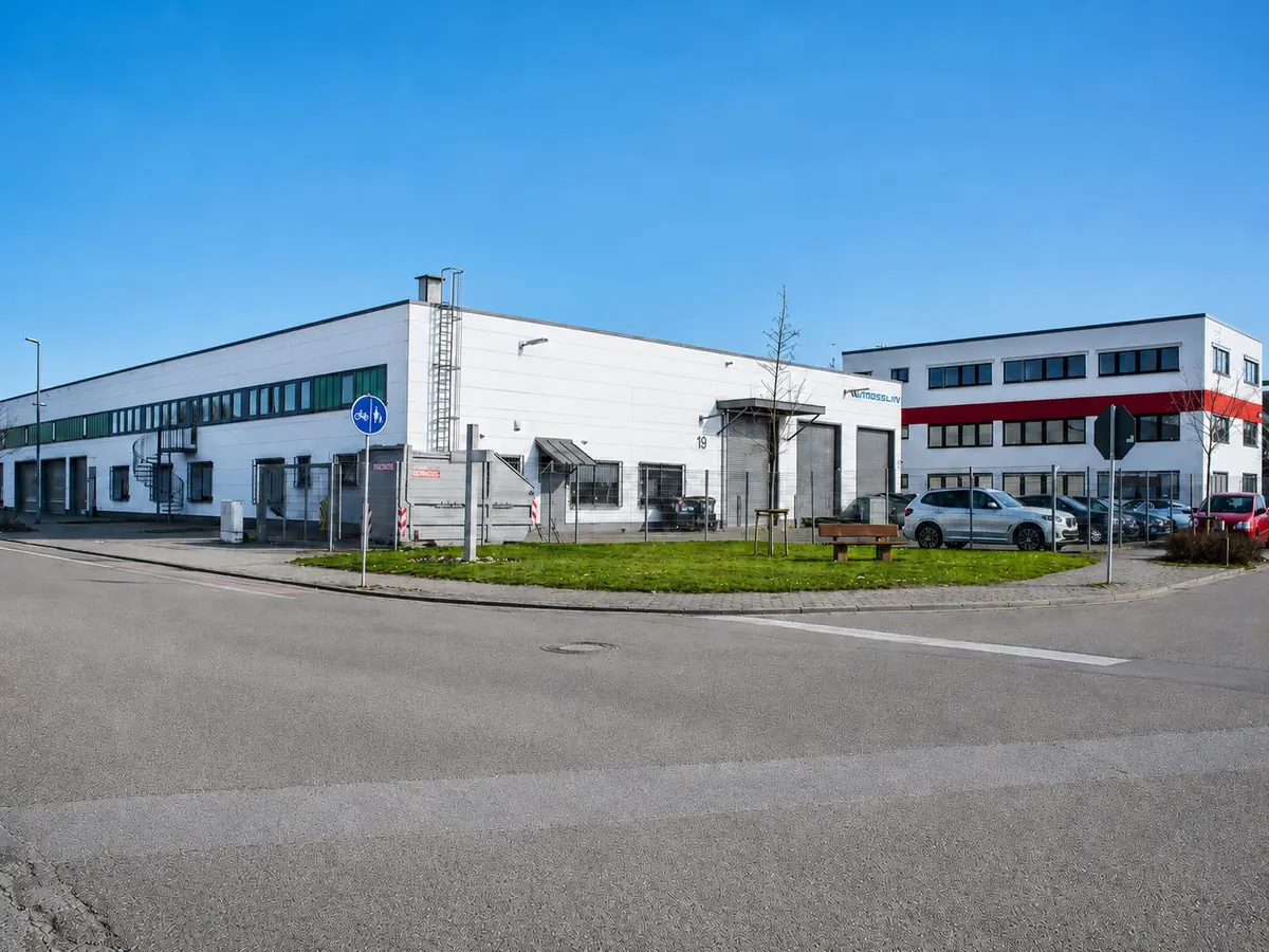 Viernheim: unit elevations and street frontage.